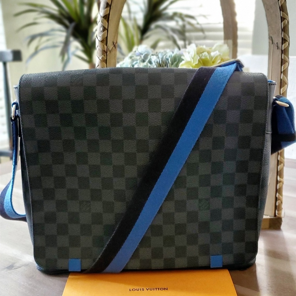 Louis Vuitton District Mm